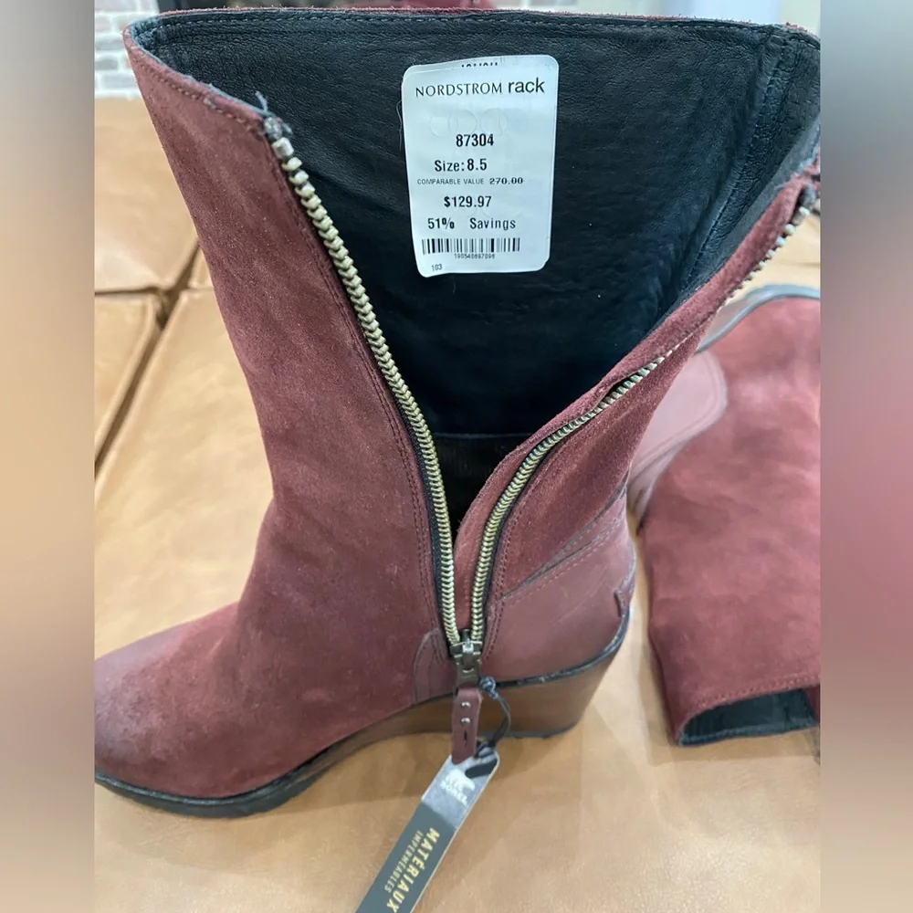 Burgundy sorel boots - Picture 3 of 3